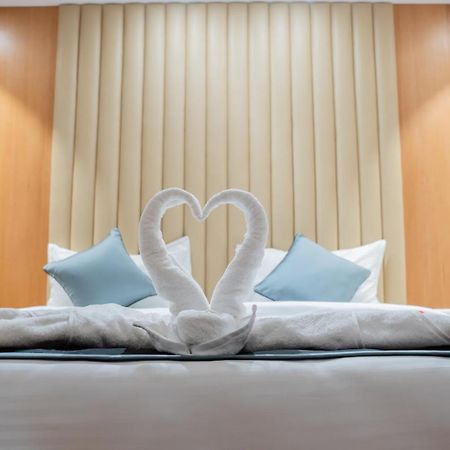 היידראבד Hotel Tulips Grand מראה חיצוני תמונה