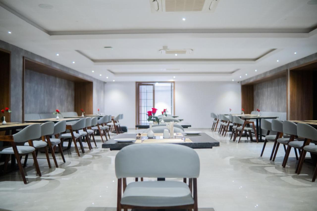 היידראבד Hotel Tulips Grand מראה חיצוני תמונה