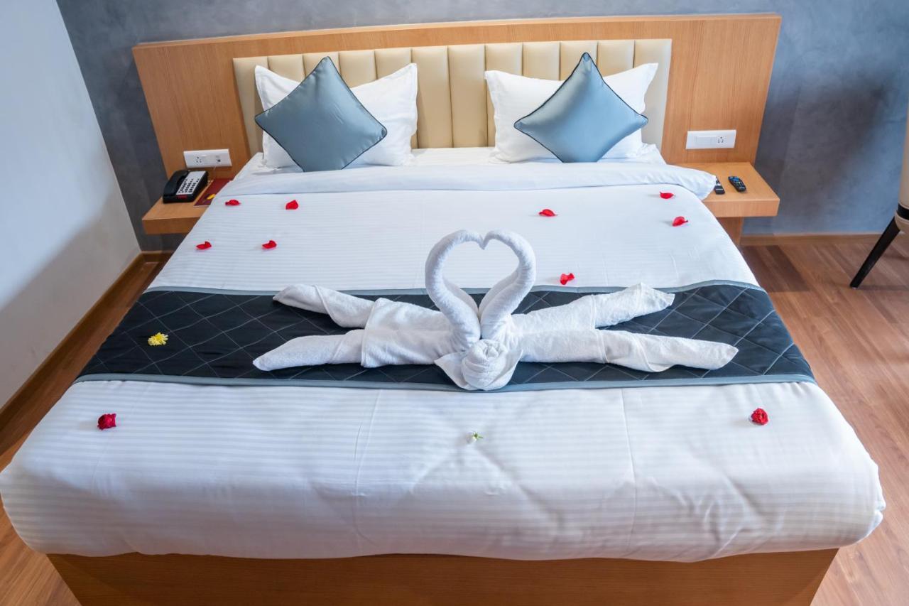היידראבד Hotel Tulips Grand מראה חיצוני תמונה