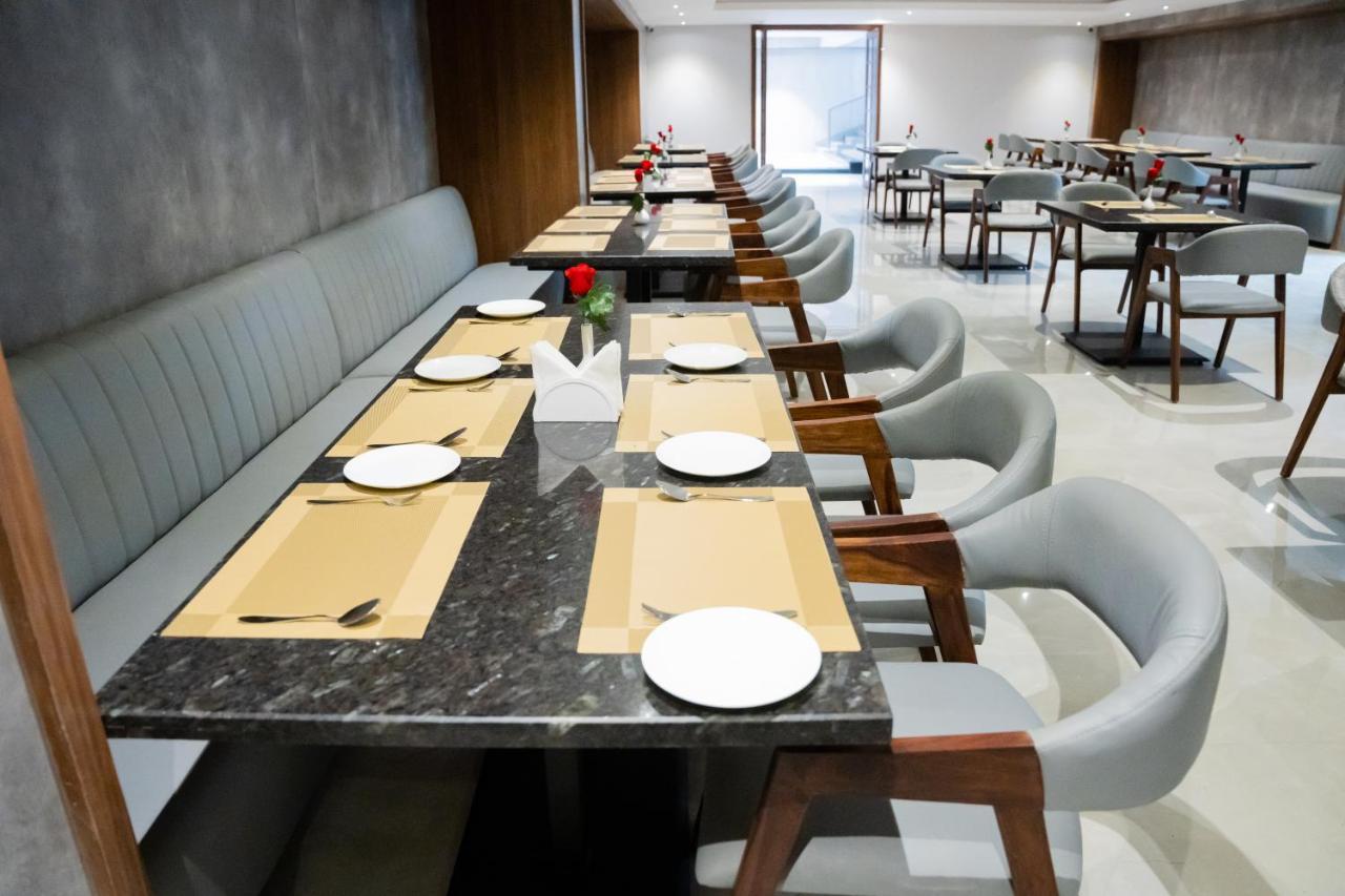 היידראבד Hotel Tulips Grand מראה חיצוני תמונה