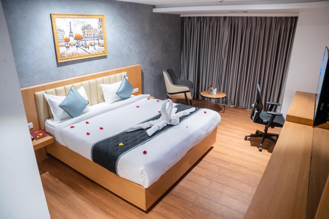 היידראבד Hotel Tulips Grand מראה חיצוני תמונה