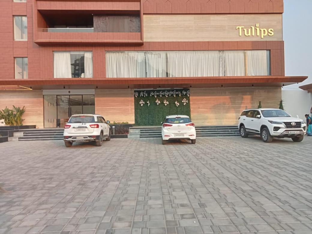 היידראבד Hotel Tulips Grand מראה חיצוני תמונה