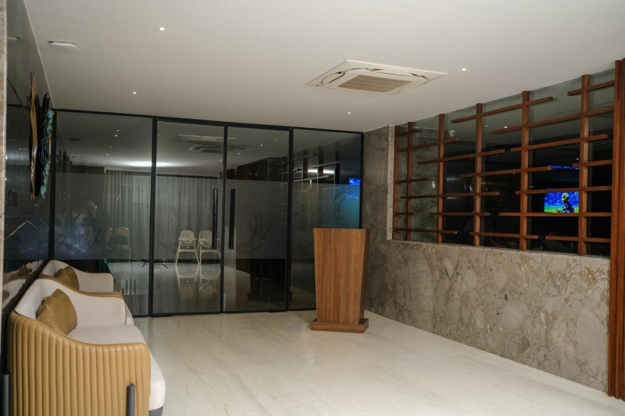 היידראבד Hotel Tulips Grand מראה חיצוני תמונה